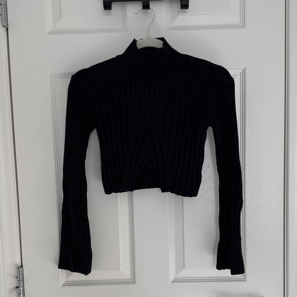 Finesse Black Ribbed Knit Cropped Women's Sweater